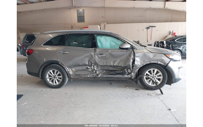 Kia Sorento 2.4L I-4 DI, DOHC, VVT, 185HP Front Wheel Drive - автомобили, коли, обяви за нови и употребявани 12