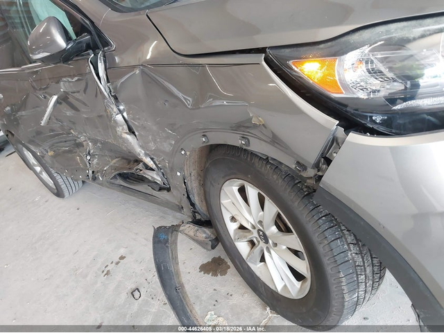 Kia Sorento 2.4L I-4 DI, DOHC, VVT, 185HP Front Wheel Drive - автомобили, коли, обяви за нови и употребявани 5