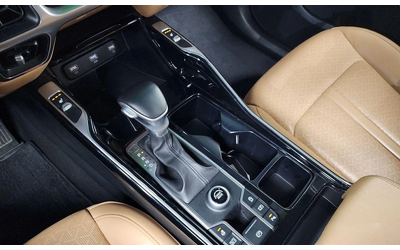 Kia Sorento Diesel 2.2 2WD Trendy * НАЙ-ДОБРА ЦЕНА В БЪЛГАРИЯ* - автомобили, коли, обяви за нови и употребявани 8