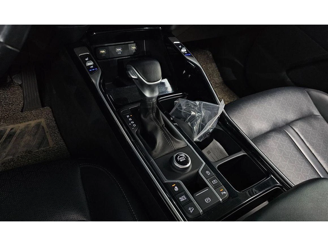 Kia Sorento Diesel 2.2 2WD * НАЙ-ДОБРА ЦЕНА В БЪЛГАРИЯ* - автомобили, коли, обяви за нови и употребявани 8