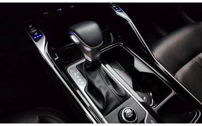 Kia Sorento - автомобили, коли, обяви за нови и употребявани 8