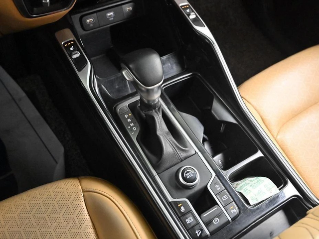 Kia Sorento - автомобили, коли, обяви за нови и употребявани 8