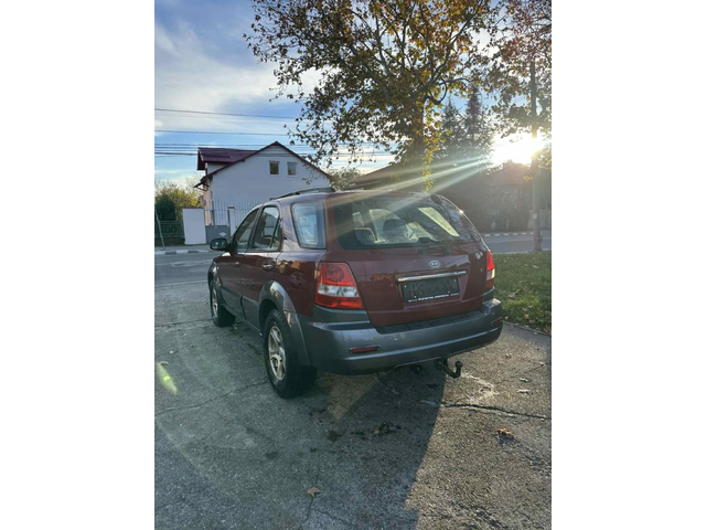 Kia Sorento - автомобили, коли, обяви за нови и употребявани 5