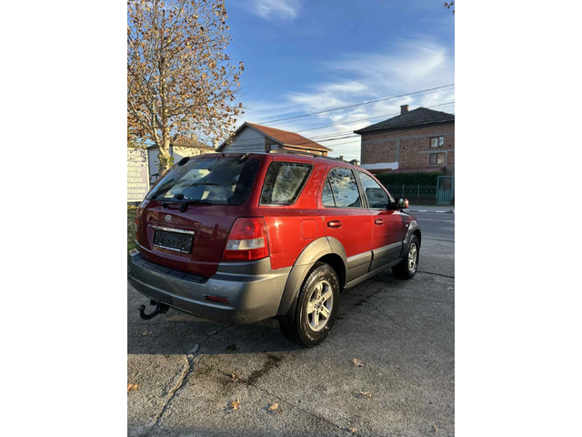 Kia Sorento - автомобили, коли, обяви за нови и употребявани 8