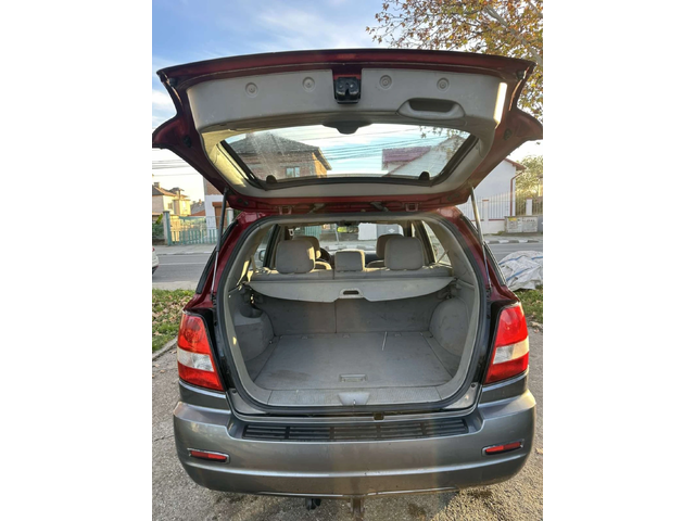 Kia Sorento - автомобили, коли, обяви за нови и употребявани 9