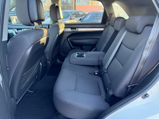 Kia Sorento 2.4i - автомобили, коли, обяви за нови и употребявани 7