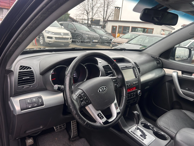 Kia Sorento 2.2CRDI 4WD AVTOMAT/NAVI/KAMERA/KOJA EURO 5 - автомобили, коли, обяви за нови и употребявани 11