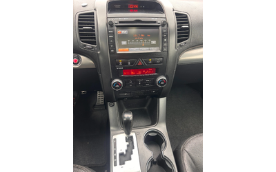 Kia Sorento 2.2CRDI 4WD AVTOMAT/NAVI/KAMERA/KOJA EURO 5 - автомобили, коли, обяви за нови и употребявани 12