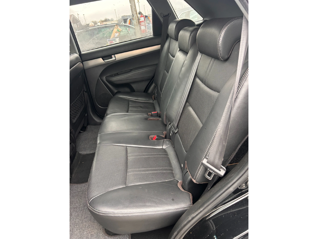 Kia Sorento 2.2CRDI 4WD AVTOMAT/NAVI/KAMERA/KOJA EURO 5 - автомобили, коли, обяви за нови и употребявани 9