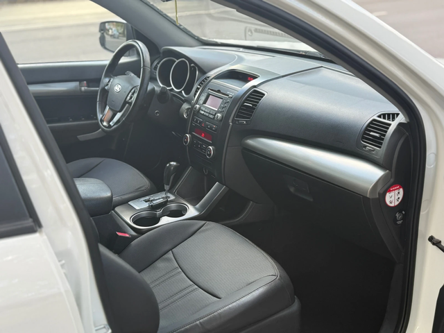 Kia Sorento 2.2CRDi* 4x4* Ky-Less* Автоматик* ПАРКТРОНИК* КОЖА - автомобили, коли, обяви за нови и употребявани 14