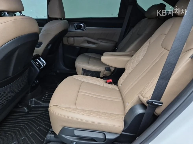 Kia Sorento 1.6T HEV 4WD Signature GravityЛИЗИНГ БЕЗ ПЪРВ. ВН. - автомобили, коли, обяви за нови и употребявани 10