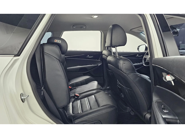 Kia Sorento Diesel 2.2 2Wd Prestige - автомобили, коли, обяви за нови и употребявани 10