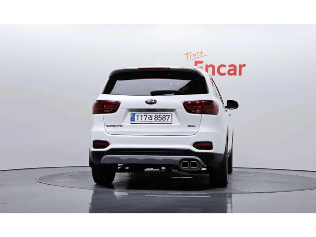 Kia Sorento Diesel 2.2 2Wd Prestige - автомобили, коли, обяви за нови и употребявани 3