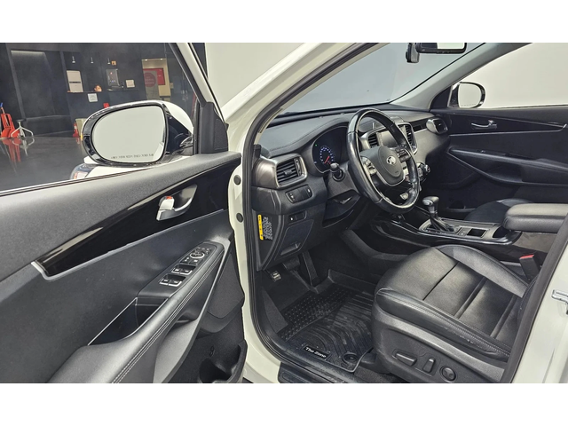 Kia Sorento Diesel 2.2 2Wd Prestige - автомобили, коли, обяви за нови и употребявани 9