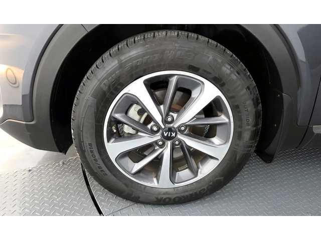 Kia Sorento 2.0 Turbo 2Wd - автомобили, коли, обяви за нови и употребявани 4