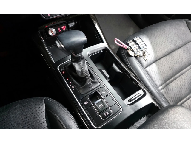 Kia Sorento 2.0 Turbo 2Wd - автомобили, коли, обяви за нови и употребявани 8