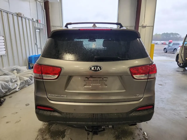 Kia Sorento LX V6 - автомобили, коли, обяви за нови и употребявани 3