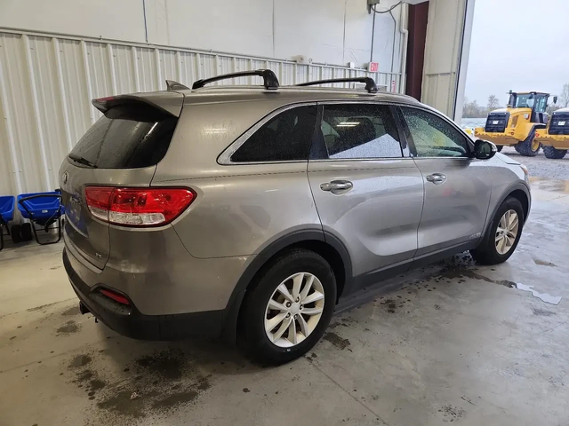 Kia Sorento LX V6 - автомобили, коли, обяви за нови и употребявани 4