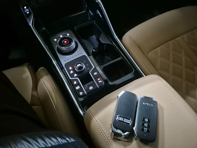 Kia Sorento HEV 1.6* Camera* CarPlay* АВТОКРЕДИТ - автомобили, коли, обяви за нови и употребявани 15