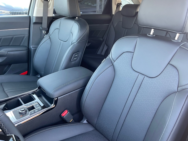Kia Sorento Hybrid/230ps/6+ 1 - автомобили, коли, обяви за нови и употребявани 8