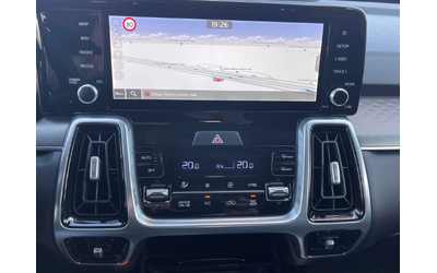 Kia Sorento Hybrid/230ps/6+ 1 - автомобили, коли, обяви за нови и употребявани 9