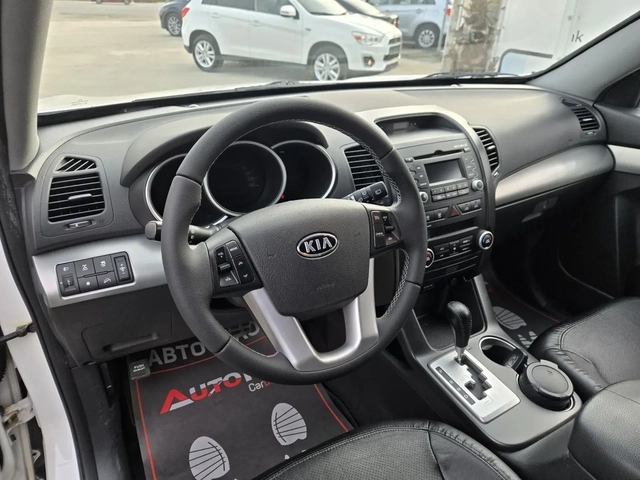 Kia Sorento 2.2CRDI-197кс= АВТОМАТ= 4Х4= KEYLESS= PANORAMA - автомобили, коли, обяви за нови и употребявани 7