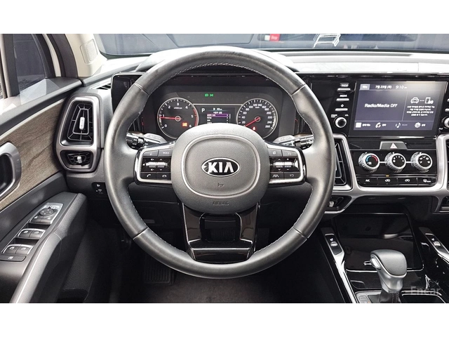 Kia Sorento 2.2D Trendy 4x4* ПОДГРЕВ* КАМЕРА* КРАЙНА ЦЕНА* - автомобили, коли, обяви за нови и употребявани 8
