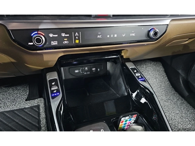 Kia Sorento 2.5T* NOBLESSE* HEAD UP* DISTRONIC* КРАЙНА ЦЕНА - автомобили, коли, обяви за нови и употребявани 12