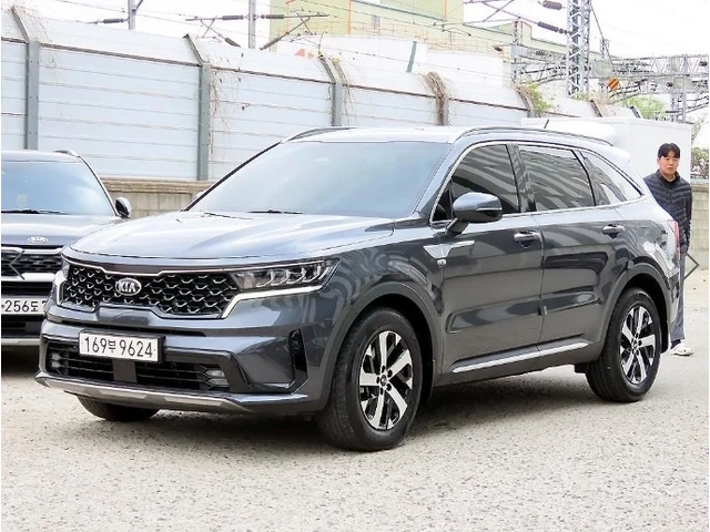 Kia Sorento Prestige - автомобили, коли, обяви за нови и употребявани 0