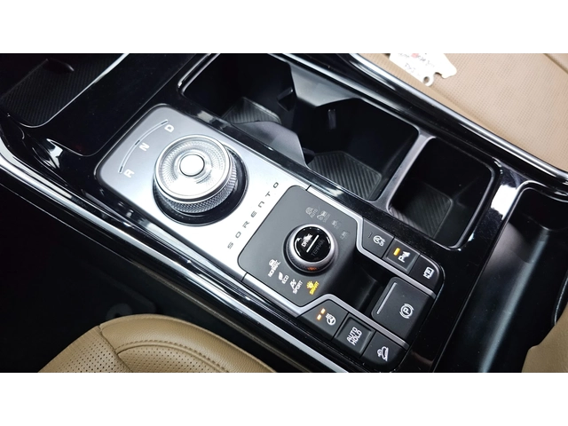 Kia Sorento 2.2 Diesel 4WD - автомобили, коли, обяви за нови и употребявани 5