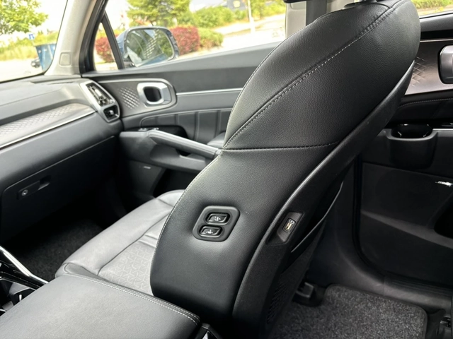 Kia Sorento 6+ 1 1.6Т HEV 4x4 EVOLUTION hybrid Full Panorama - автомобили, коли, обяви за нови и употребявани 10