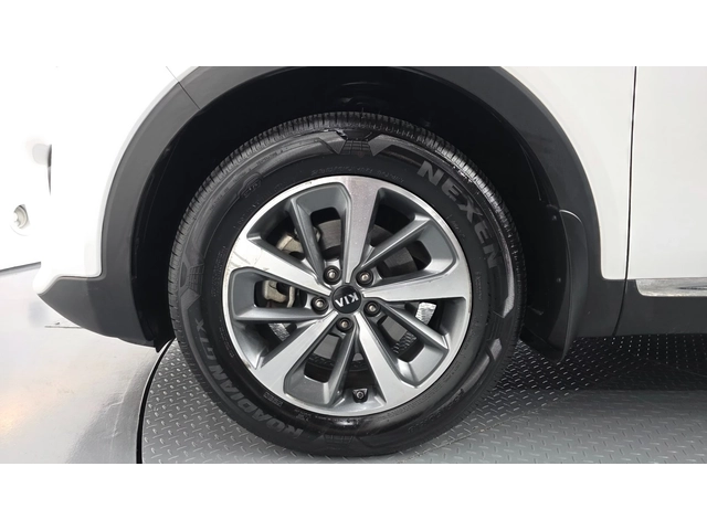 Kia Sorento 2.0 CRDi 4WD Prestige (Model 2018) - автомобили, коли, обяви за нови и употребявани 13