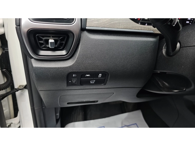 Kia Sorento - автомобили, коли, обяви за нови и употребявани 13