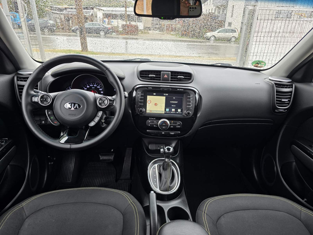 Kia Soul 1.6 CRDI - автомобили, коли, обяви за нови и употребявани 6