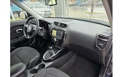 Kia Soul 1.6 CRDI - автомобили, коли, обяви за нови и употребявани 8
