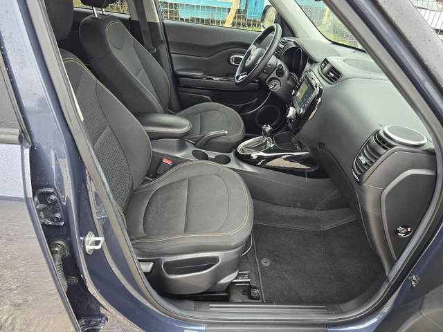 Kia Soul 1.6 CRDI - автомобили, коли, обяви за нови и употребявани 9