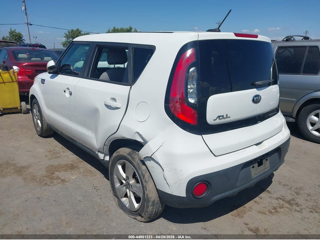 Kia Soul 1.6L I-4 DI, DOHC, VVT, 130HP Front Wheel Drive - автомобили, коли, обяви за нови и употребявани 2