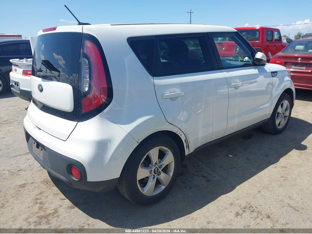 Kia Soul 1.6L I-4 DI, DOHC, VVT, 130HP Front Wheel Drive - автомобили, коли, обяви за нови и употребявани 3