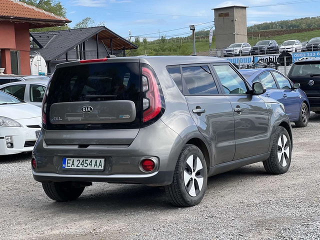 Kia Soul 2 комплекта гуми с джанти Всичко платено - автомобили, коли, обяви за нови и употребявани 5