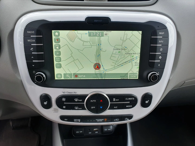 Kia Soul Full Eco Electric - автомобили, коли, обяви за нови и употребявани 8