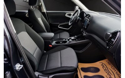 Kia Soul 64kWH SOH 100% - автомобили, коли, обяви за нови и употребявани 12