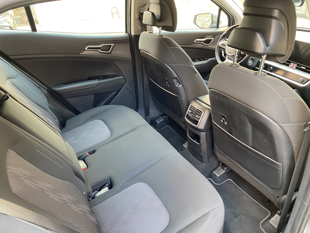 Kia Sportage 1.6 T-GDi/ HYBRID/ Active Business/ 4x2 / Очакван! - автомобили, коли, обяви за нови и употребявани 12