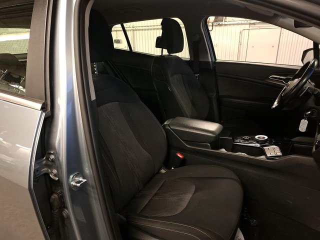 Kia Sportage 1.6 T-GDi/ HYBRID/ Active Business/ 4x2 / Очакван! - автомобили, коли, обяви за нови и употребявани 6