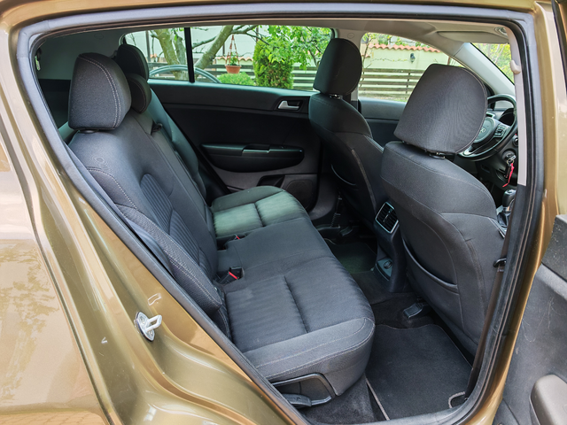 Kia Sportage 1.7CRDI-НАВИГАЦИЯ-КАМЕРА - автомобили, коли, обяви за нови и употребявани 9