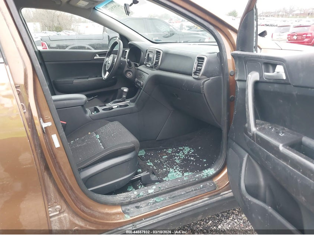 Kia Sportage 2.4L I-4 DI, DOHC, VVT, 181HP Front Wheel Drive - автомобили, коли, обяви за нови и употребявани 4