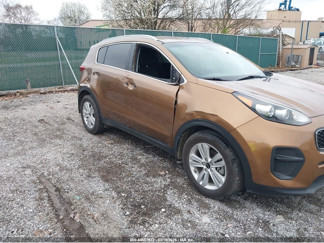 Kia Sportage 2.4L I-4 DI, DOHC, VVT, 181HP Front Wheel Drive - автомобили, коли, обяви за нови и употребявани 5