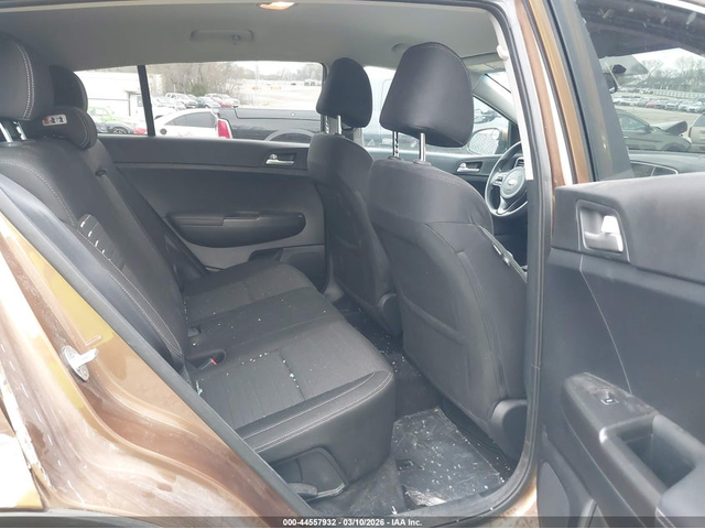 Kia Sportage 2.4L I-4 DI, DOHC, VVT, 181HP Front Wheel Drive - автомобили, коли, обяви за нови и употребявани 7