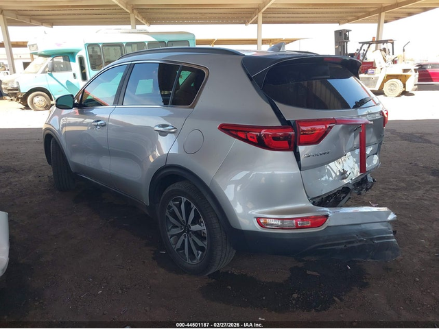 Kia Sportage 2.4L I-4 DI, DOHC, VVT, 181HP Front Wheel Drive - автомобили, коли, обяви за нови и употребявани 2