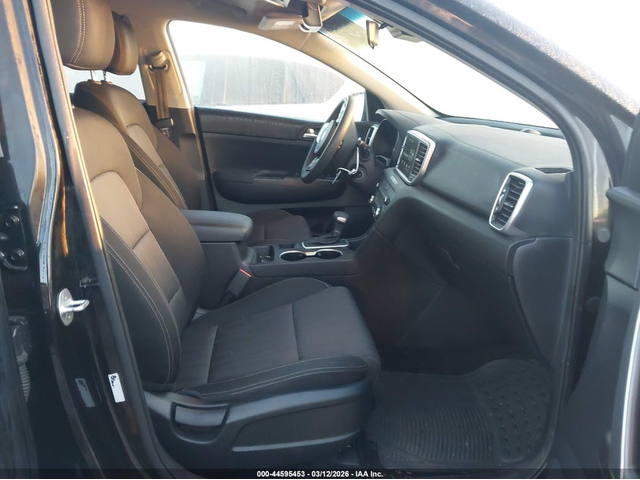 Kia Sportage 2.4L I-4 DI, DOHC, VVT, 181HP Front Wheel Drive - автомобили, коли, обяви за нови и употребявани 4