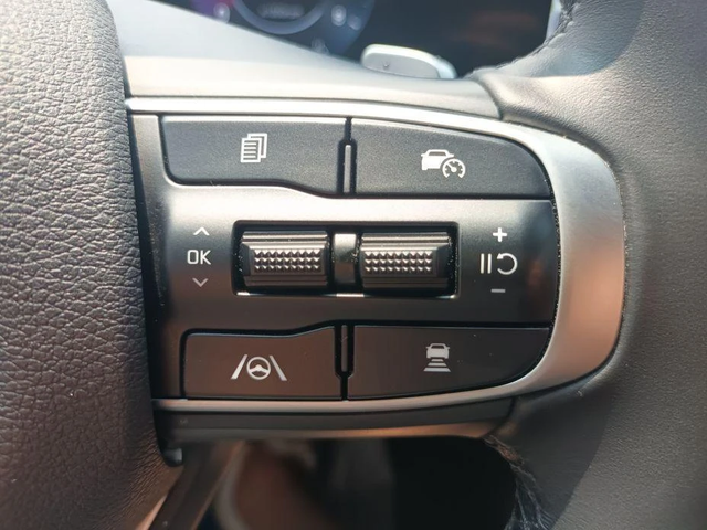 Kia Sportage - автомобили, коли, обяви за нови и употребявани 8